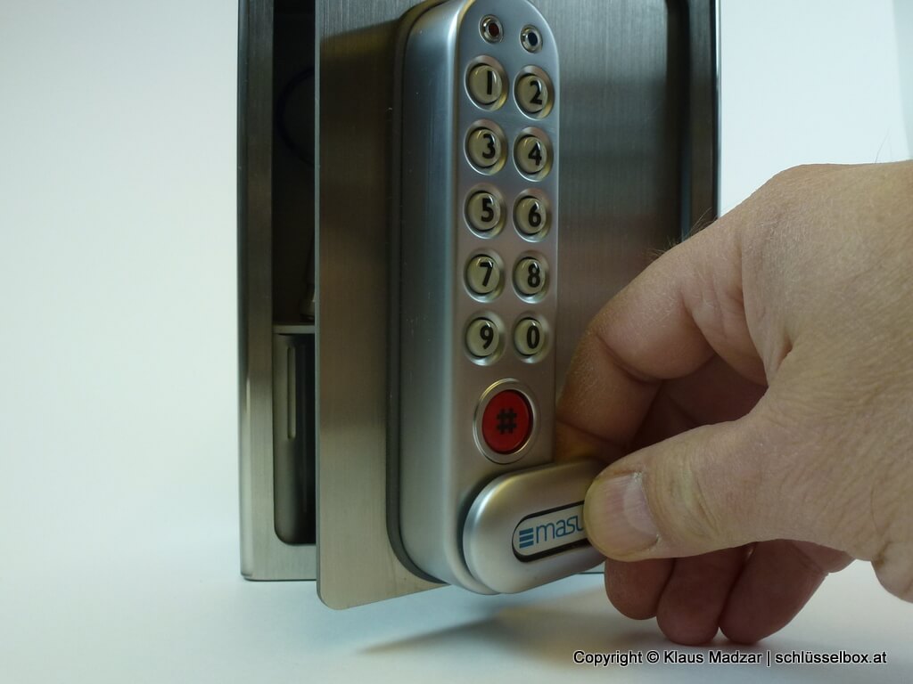 93b9f1d786e65b8e38a5976f05cf0071