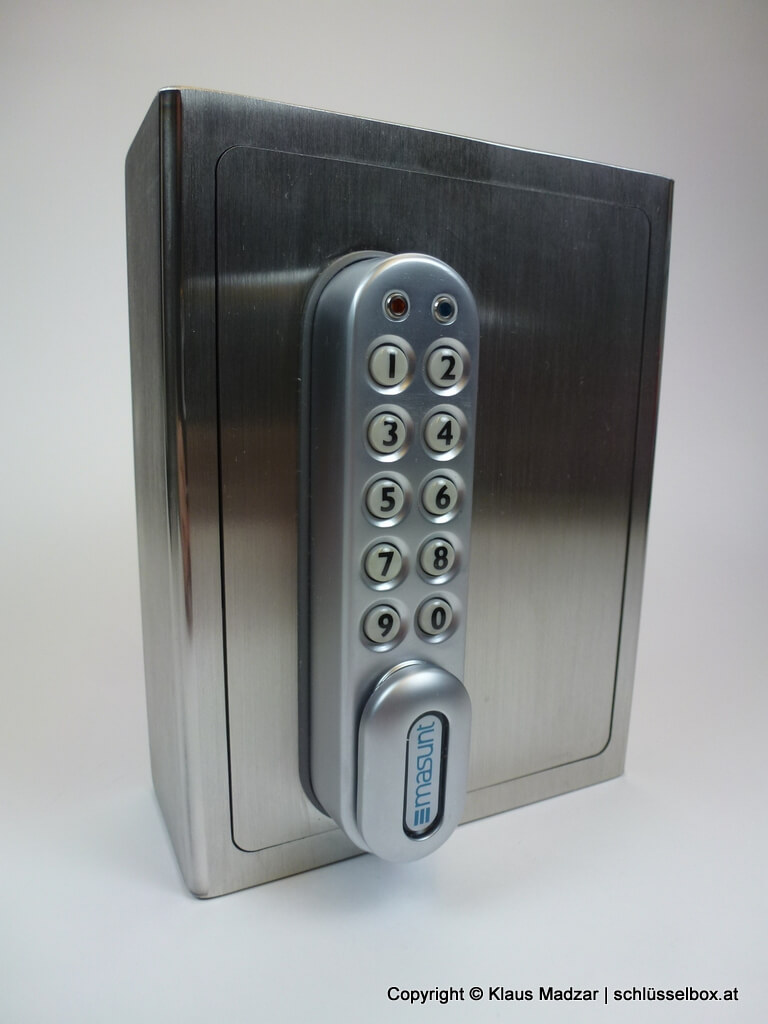 c179e971b0e457e51f3d4da4cdc07ea3