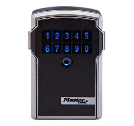 Master Lock Schlüsselsafe mit beleuchtetem Zahlencode für sicheren Zugang Elektronischer Schlüsselsafe von Master Lock mit beleuchtetem Tastenfeld und zehnstelliger Zahlenkombination